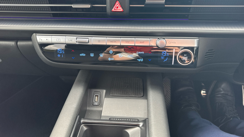 Hyundai IONIQ 6 168kW Premium 77kWh 4dr Auto Electric Saloon